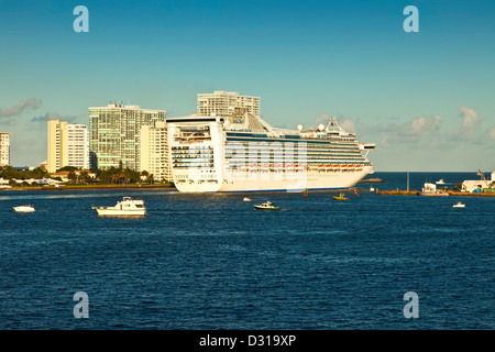 Cruise ship entering leaving Ft. Lauderdale and entering Atlantic Ocean Stock Photo