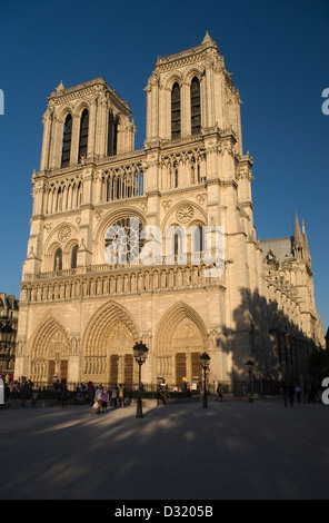 WEST FACADE NOTRE DAME CATHEDRAL ILE DE CITE PARIS FRANCE Stock Photo