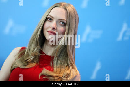 Berlin, Germany. 9th February 2013. US actress Amanda Seyfried poses at a photocall for 'Lovelace' during the 63rd annual Berlin International Film Festival, in Berlin, Germany, 09 February 2013. The movie is presented in competition at the Berlinale running from 07 to 17 February. Photo: Kay Nietfeld/dpa/Alamy Live News Stock Photo