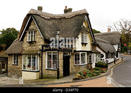 Street scene Shanklin Old Town Isle of Wight ‘Shanklin Old Town.jpg’  ‘B75ED9’ Stock Photo