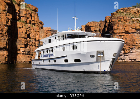 Expedition vessel Kimberley Quest, King George Falls, Kimberley coast, northern Australia Stock Photo