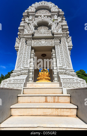 Stupa at Silver Pagoda in Phnom Phen, Cambodia, housing ashes of King Sihanouk, who died in 2012 and his daughter who died at 4 Stock Photo