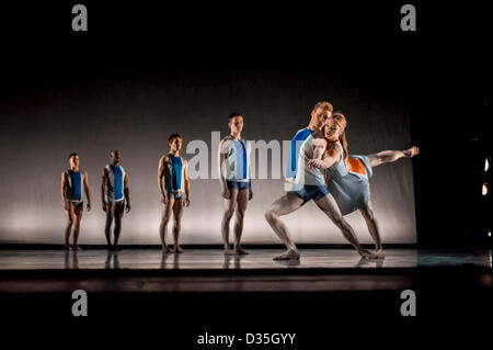 Liam Riddick, Nathan Goodman, Pierre Tappon, James Pett,  Andrew Macleman  and Hannah Kidd (left to right) performing in the World Premier of Richard Alston's Buzzing Round the Hunisuccle at the New Wimbledon Theatre on Saturday 9th February 2013 Stock Photo