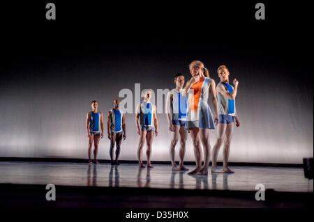 Liam Riddick, Nathan Goodman, Pierre Tappon, James Pett, Andrew Macleman and Hannah Kidd (left to right) performing in the World Premier of Richard Alston's Buzzing Round the Hunisuccle at the New Wimbledon Theatre on Saturday 9th February 2013 Stock Photo