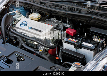 Lithium-ion battery in Nissan Leaf, zero emissions electric car, Winchester, UK, 28 04 2011 Stock Photo