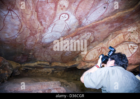 Wandjina figures created by the Worrorra people, Kimberley region, Raft Point, Collier Bay, Western Australia. Stock Photo