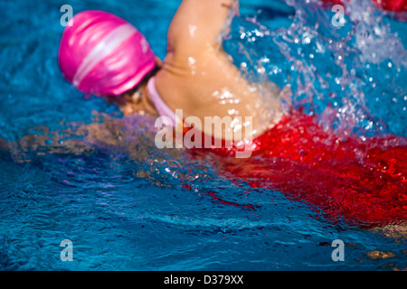 hackney lido swimming