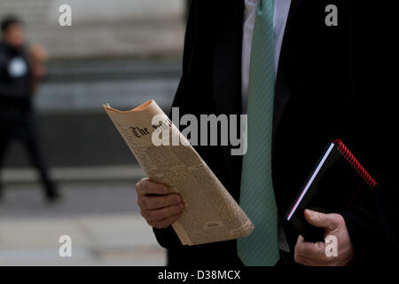 London, UK. 13th February 2013. The Financial Times celebrates its 125th anniversary with a special edition. Amer Ghazzal / Alamy Live News Stock Photo