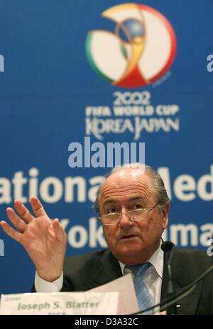 (dpa) - FIFA President Joseph Blatter answers questions at a press conference in Yokohama, Japan, 28 June 2002. Stock Photo