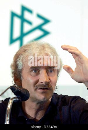 (dpa) - Rudi Voeller, German national team coach, gestures as he speaks during a press conference in Seoul, 28 June 2002, ahead of the 2002 FIFA World Cup Korea/Japan final against Brazil. Stock Photo