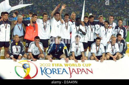 dpa-the-german-squad-pose-with