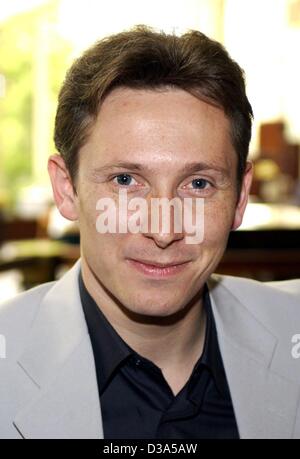 (dpa) - Helmut Lotti, Belgian singer and show star ('Out of Africa'), pictured in Cologne, 29 May 2002. Stock Photo