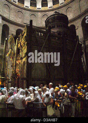 Pilgrims waiting to enter the Edicule at the Church of the Holy Sepulchre, Jerusalem, Israel, Middle East. Stock Photo