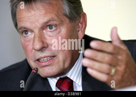 (dpa file) - The picture dated 15 October 2004 shows the resigned chairman of VW general works council Klaus Volkert in Wolfsburg, Germany. Volkert denied any involvement in shady dealings regarding the affair of car manufacturer Volkswagen. He called any association of the affair with himself a 'de Stock Photo