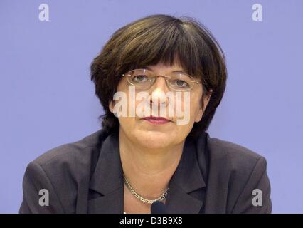 (dpa) - German Health Minister Ulla Schmidt of the German Democratic Party SPD in Berlin, 28 November 2002. Stock Photo