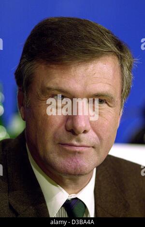 (dpa) - Wolfgang Gerhardt, Chairman of the parliamentary faction of the German Liberal Party FDP, pictured in Frankfurt, 26 October 2002.