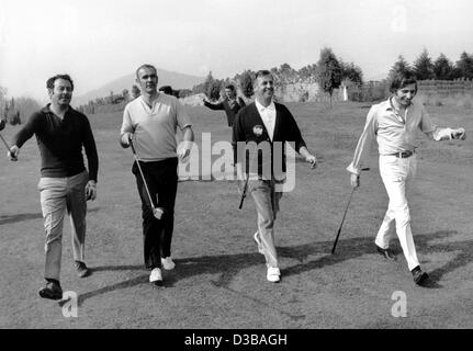 (dpa files) - The Swiss industrial heir, playboy and photographer Gunter Sachs (R) walks with Prince Alfons von Hohenlohe (L), British actor Sean Connery (2nd from L) and Prince Walter Rupprecht von Einsiedel to a golf party in Marbella, Spain, 10 April 1968. Gunter Sachs, the great grandson of Adam Stock Photo