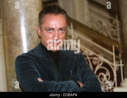 (dpa files) - German actor Udo Kier ('Armageddon', 'End of Days'), pictured at the presentation of his film 'Blade' in Munich, 10 November 1998. Kier was born in Cologne on 14 October 1944, and after starting his career as an actor in England he played his first lead in Morrissey's x-rated movies 'T Stock Photo