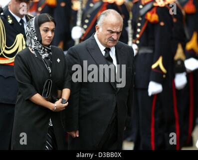 (dpa) - Princess Sarwath El Hassan and Prince Hassan Ibn Talal of Jordany are leaving the Nieuwe Kerk (new church) in Delft after the funeral service for Prince Claus of the Netherlands, 15 October 2002. Prince Claus died on 6 October 2002 at the age of 76. The husband of Dutch Queen Beatrix was lai Stock Photo