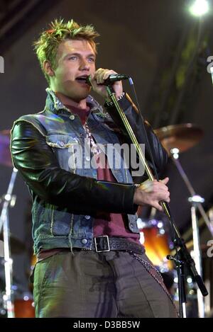 (dpa) - Singer Nick Carter of the 'Backstreet Boys' performs solo during the 'Charity 02' concert in Frankfurt, 10 November 2002. The proceeds from the concerts go to children suffering from cancer. Stock Photo