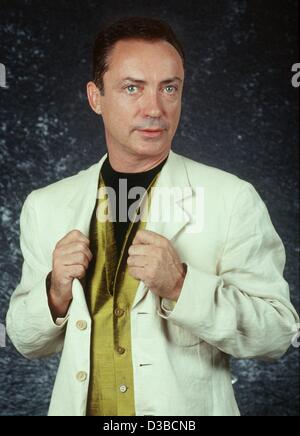 (dpa files) - German actor Udo Kier ('Armageddon', 'End of Days') poses in Mainz, Germany, August 1998. Kier was born in Cologne on 14 October 1944, and after starting his career as an actor in England he played his first lead in Morrissey's x-rated movies 'The Flesh of Frankenstein' and 'Blood for  Stock Photo