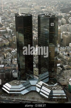 (dpa) - The twin towers of Deutsche Bank in Frankfurt, commonly called debit and credit, 8 January 2003. Stock Photo