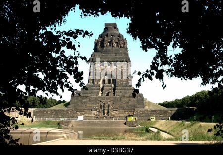 (dpa) - A view of the monument of the Battle of the Nations in Leipzig, Germany, 17 June 2003. The 91m high building was erected to commemorate the battle of the nations near Leipzig to free the people of the Napoleonic reign in 1813. The monument was inaugurated 90 years ago on 18 October 1913. Stock Photo