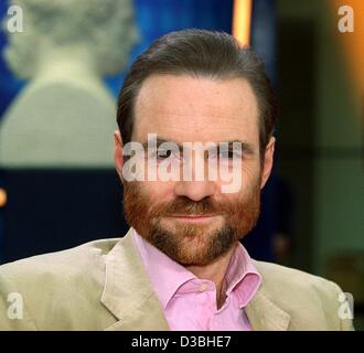 (dpa) - Timothy Garton Ash, British historian and publicist and director of the European Studies Centre in Oxford, pictured during a television debate in Berlin, 2 June 2003. Timothy Garton Ash, an internationally acclaimed contemporary historian who focuses on European affairs since 1945. Among the Stock Photo