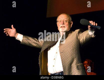 (dpa) - The British singer and entertainer Roger Whittaker stands on a stage in Suhl, Germany, 23 April 2003. After a break of three years, the 67-year-old will now tour Germany and Austria and present his new album 'mehr denn je' (more than ever). Stock Photo