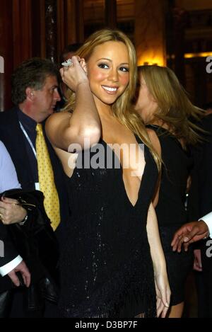 (dpa) - US pop singer Mariah Carey arrives to the cocktail party on the eve of the World Music Awards show in Monte Carlo, 11 October 2003. Stock Photo