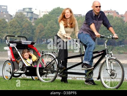 Tandem bike hot sale baby seat