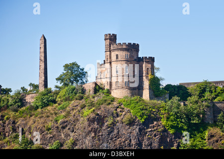 Section of Calton Hill, showing the Political Martyrs' Monument, an obelisk and the Governor's House of the former Calton Jail. Stock Photo