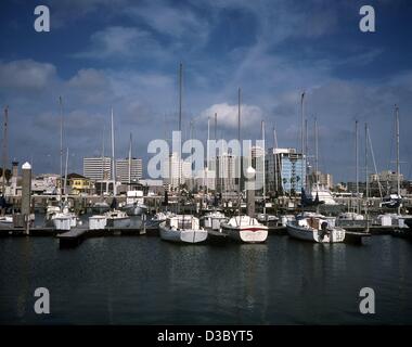 (dpa files) - A view over the marina of Corpus Christi in Texas, USA, 2002. The Municipal Marina is the focal point of the city. It is on Corpus Christi Bay protected from the Gulf of Mexico by sandy barrier islands off the Texas Coast. The Ship Channel through Port Aransas provides easy access to t Stock Photo