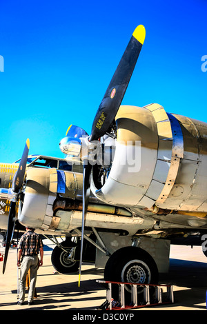 Boeing B17 Flying Fortress turbo-charged wright R-1820 Cyclone engine ...