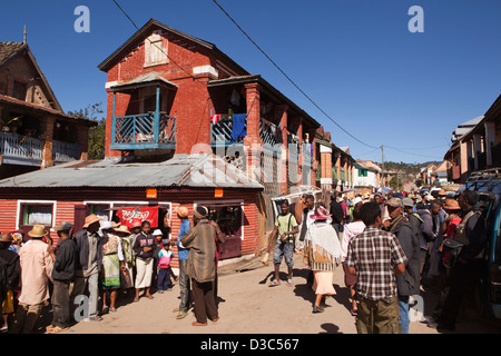 Madagascar, Ambositra, Sandrandahy market goers filling main street Stock Photo