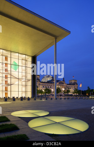 Berlin, Germany, Paul-Loebe-Haus and the Reichstag at night Stock Photo