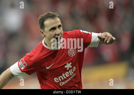 Mainz's Zdenek Pospech celebrates his 2-1 goal during the German Bundesliga soccer match between 1. FSV Mainz 05 and FC Schalke 04 at Coface Arena in Mainz, Germany, 16 February 2013. Photo: FREDRIK VON ERICHSEN (ATTENTION: EMBARGO CONDITIONS! The DFL permits the further utilisation of up to 15 pictures only (no sequntial pictures or video-similar series of pictures allowed) via the internet and online media during the match (including halftime), taken from inside the stadium and/or prior to the start of the match. The DFL permits the unrestricted transmission of digitised recordings during th Stock Photo