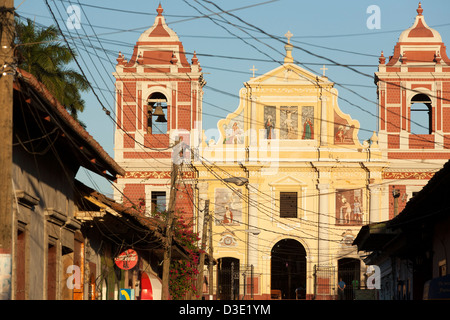 Iglesia El Calvario, a baroque style church in Leon, Nicaragua with murals on its facade Stock Photo