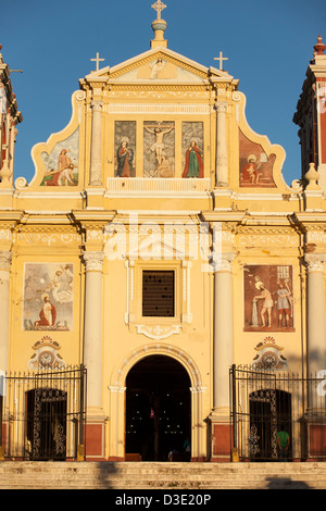 Iglesia El Calvario, a baroque style church in Leon, Nicaragua with murals on its facade Stock Photo