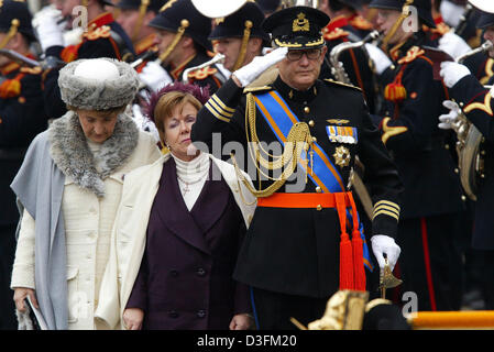 (dpa) - Dutch Princess Margriet (L), her sister Princess Christina and her husband Pieter van Vollenhoven pay their tribute to Prince Bernhard in Delft, Netherlands, 11 December 2004. A funeral service took place for Prince Bernhard at Nieuwe Kerk (new church) in Delft where he was later entombed at the tomb of the Dutch royal family. Prince Bernhard died on 1 December 2004 at the  Stock Photo