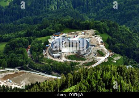 (dpa) - A view of the construction site for a new hotel on the Obersalzberg mountain near Munich, Germany, 20 June 2004. In the 1930s the National Socialist regime had forced 60 local farmers to sell their properties, and cottages for the Nazi leaders were then built next to Hitler's mountain farm house on the Obersalzberg. The Nazi's 'Alp fortress' was demolished by the Allies on  Stock Photo