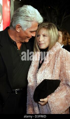 (dpa) - US actress Barbra Streisand ('Yentl', 'What's Up Doc?') and her husband James Brolin (TV series 'Hotel') arrive for the premiere of Brolin's new film 'A Guy Thing' in Westwood, California, 14 January 2003. Stock Photo