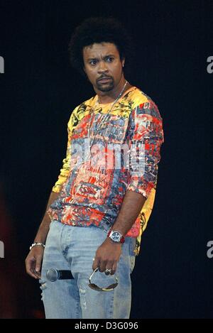 (dpa) - The US reggae singer Shaggy ('Boombastic') performs during 'The Dome 2003' music spectacle at the Olympia Festival Hall in Munich, Germany, 28 February 2003. It is the 25th anniversary of the music event which takes place quarterly and where around 10,000 fans can celebrate the idols of pop and rock. Stock Photo