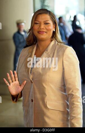 (dpa) - US singer and actress Queen Latifah ('Chicago', 'Pinocchio', 'Brown Sugar') arrives at the traditional Oscar nominated luncheon in Beverly Hills, 10 March 2003. Stock Photo