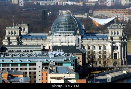 (dpa) - A view of the seat of the German parliament, the Reichstag in Berlin, 24 March 2003. The Reichstag was built by the architect Paul Wallot in the style of the Italian high Renaissance. It was built between 1884 and 1894 from sandstone. It was traditionally the seat of the German parliament until 1949 when the capital of West Germany was moved to Bonn. Eight years after Berli Stock Photo