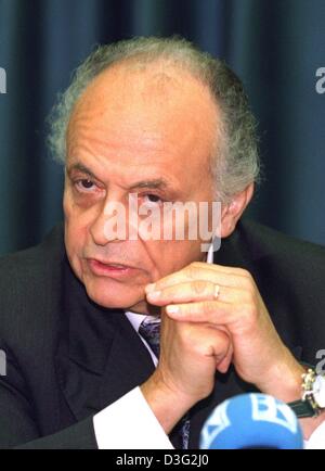 (dpa files) - US conductor Lorin Maazel pictured in Munich, 27 June 1996. Lorin Maazel was born on 6 March 1930 at Neuilly (Paris), France, of American parents. He was brought up and educated in the United States and at the age of only seven, he was invited by Toscanini to conduct the N.B.C. Symphony, and subsequently led the New York Philharmonic in summer concerts at Lewisohn Sta Stock Photo