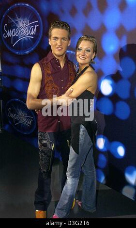 (dpa) - Juliette and Alexander, the two finalists of the TV casting competition 'Deutschland sucht den Superstar' (Germany looks for the superstar), the German version of the British show 'Pop Idol', pose in Cologne, Germany, 8 March 2003. Alexander won whereas Juliette took second place the competition which 10,000 young people had entered in summer 2002. Stock Photo