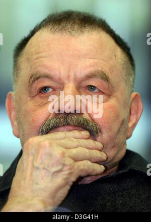 (dpa) - Alfred Hrdlicka, Austrian sculptor and graphic artist, is pictured in Berlin, 13 February 2003. The artist lives in Vienna and will celebrate his 75th birthday on 27 February 2003. Stock Photo