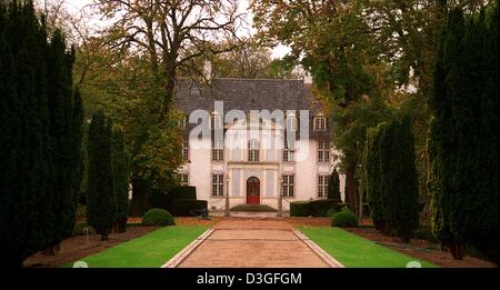 (dpa files) - View of Schackenborg Manor, the residence of Prince Joachim and Princess Alexandra of Denmark, in Tonder, Denmark, 18 November 1995. The royal couple will announce its intent for a divorce reported several media outlets in Denmark on 16 September 2004. Prince Joachim, Danish Queen Margrethe's second son, and Hong Kong-born Princess Alexandra married in 1995 and have t Stock Photo