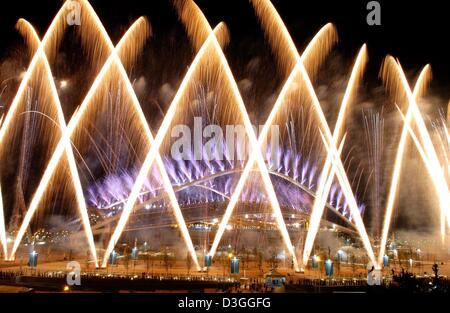 (dpa) - Fireworks light up the sky above the Athens 2004 Olympic Stadium as the closing ceremony ends, Sunday 29 August 2004. The next Olympic Games will be held in Beijing. Stock Photo